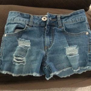 Girls Guess cut-off shorts. Size 8. In style 😀